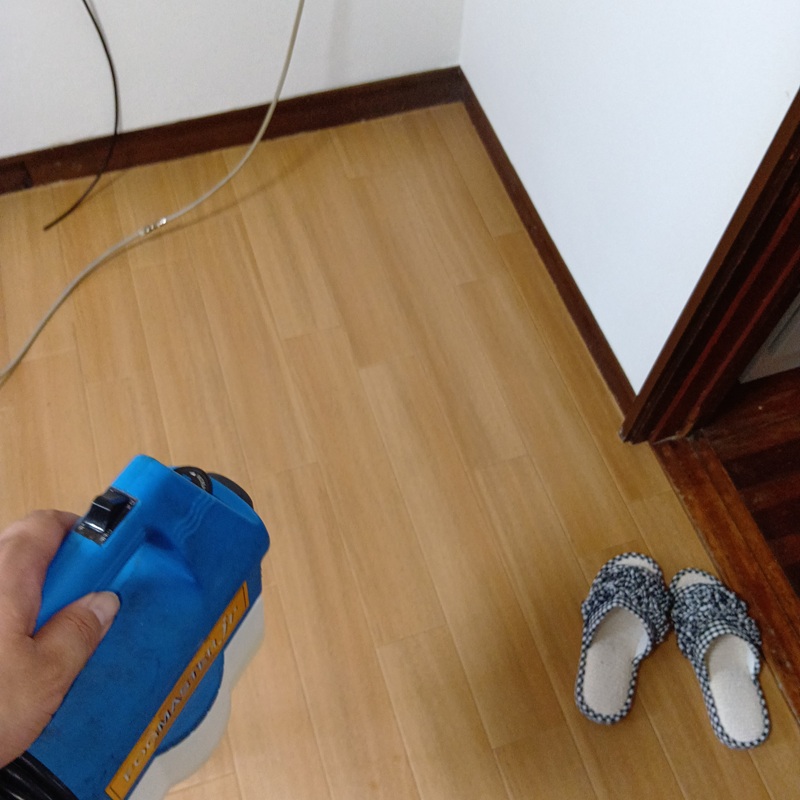 除菌・殺虫剤散布の様子