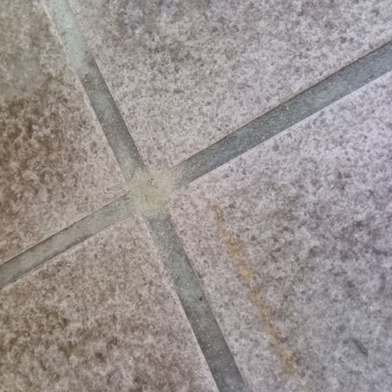 穴を開けた箇所を修復した様子