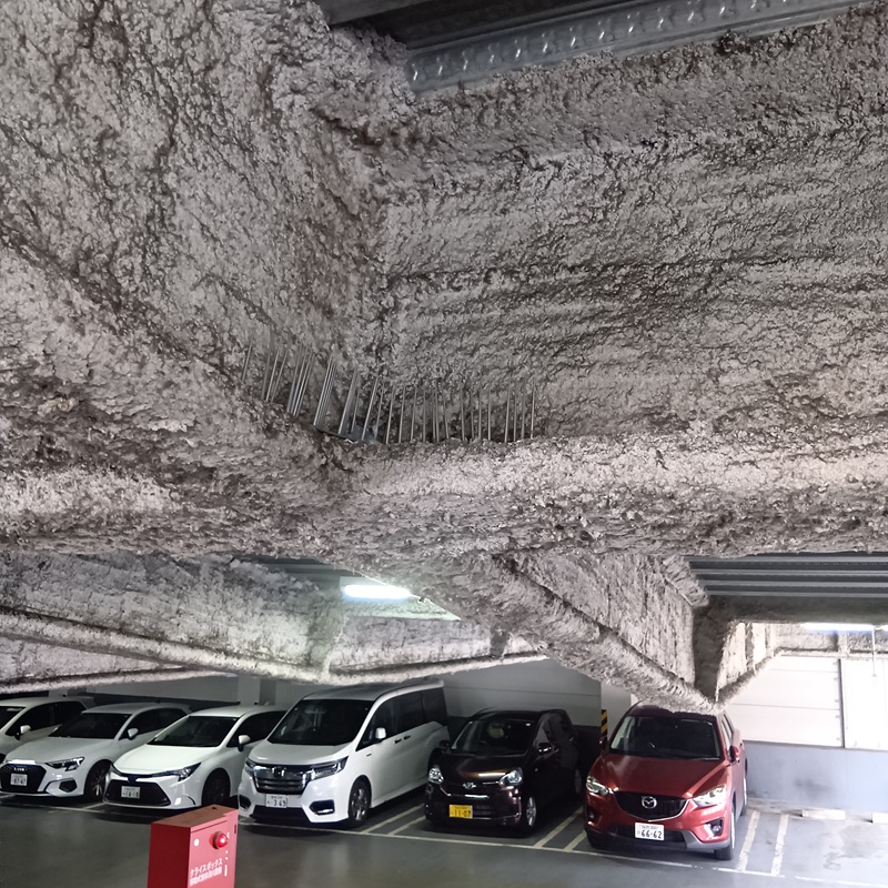 鳩がいた場所に剣山を設置