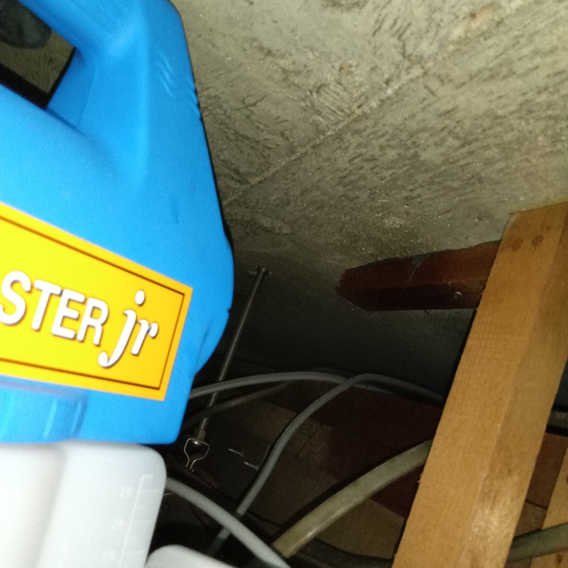 除菌・消臭剤散布の様子