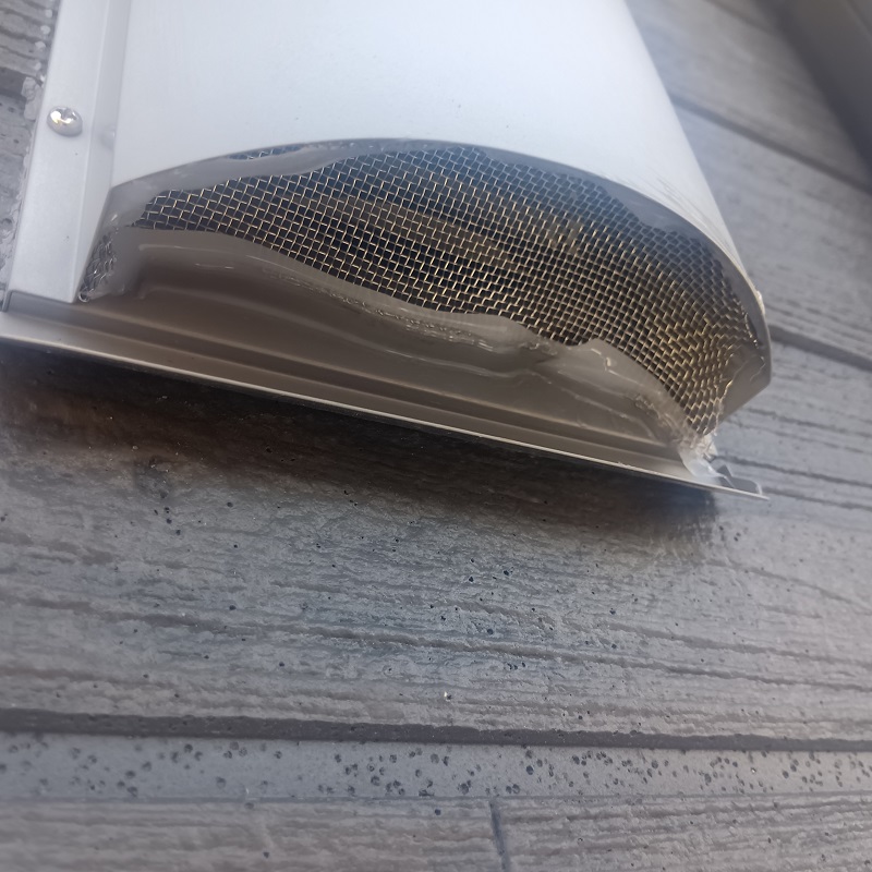 換気扇をネットで封鎖