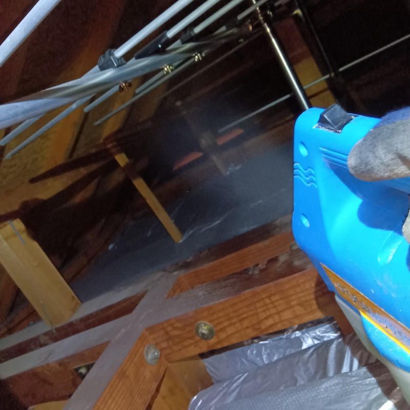 除菌・消臭剤散布の様子