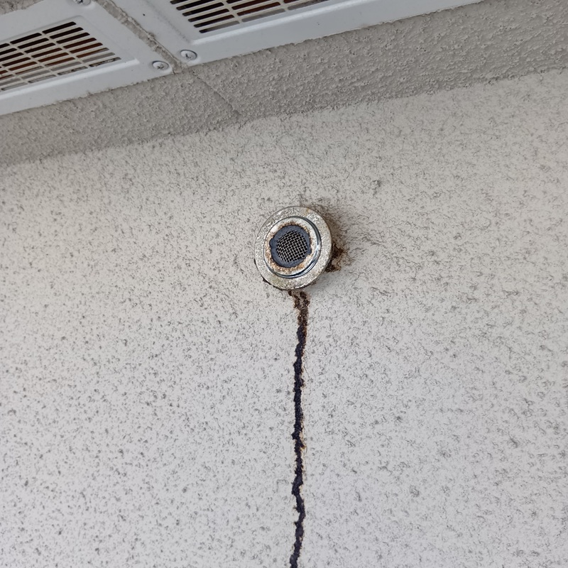 通気口の網を交換