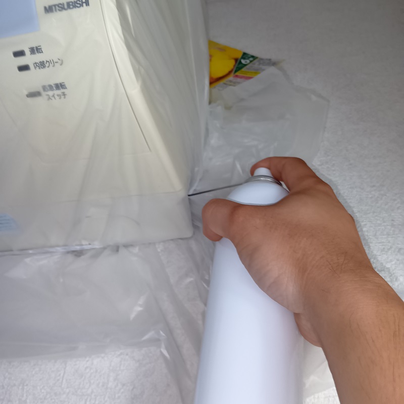 エアコン内に忌避剤を投入