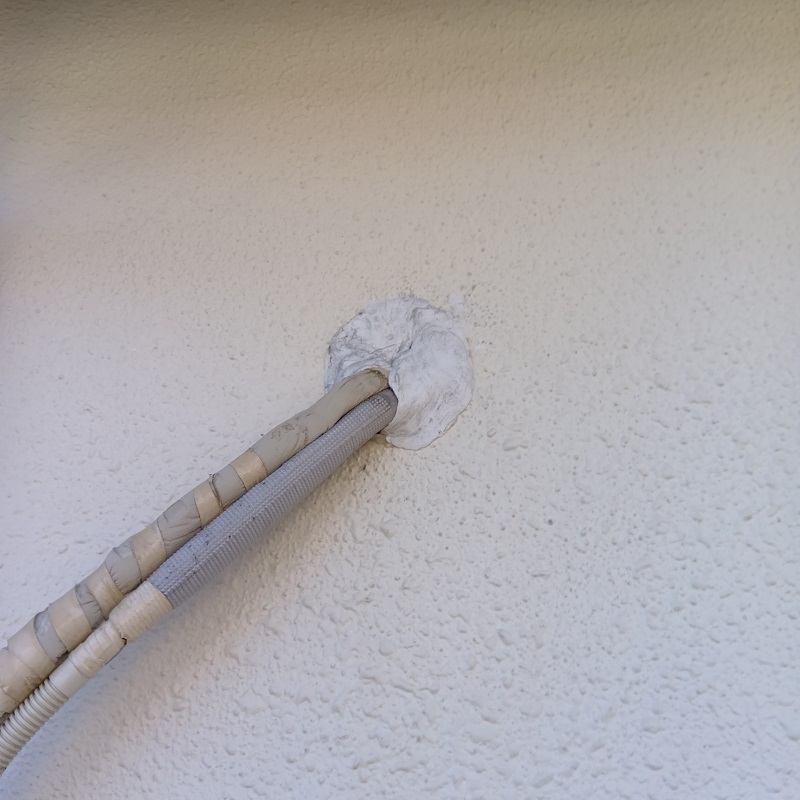 エアコンホースのすき間を封鎖