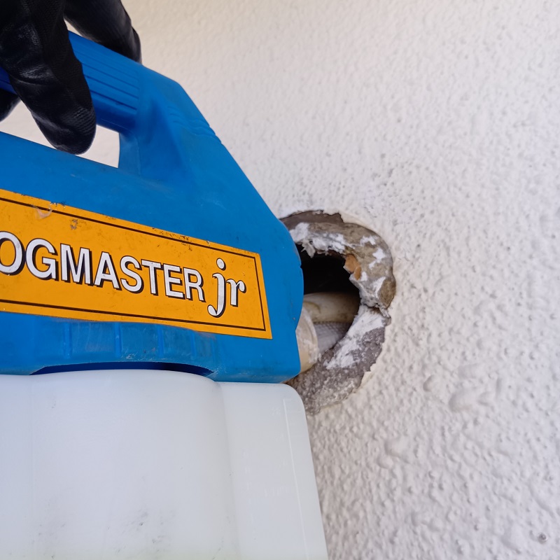 エアコン内の除菌・消臭する様子