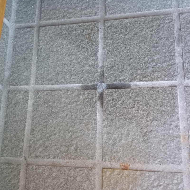 穿孔処理後の床