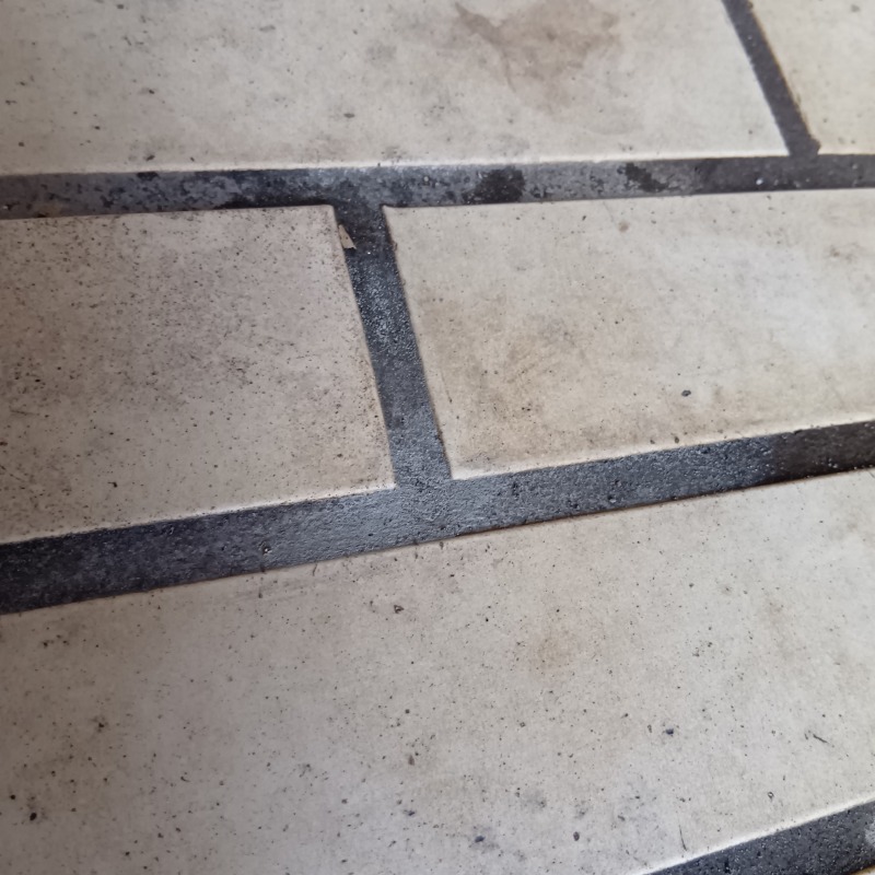 穿孔処理の穴をふさいだ様子