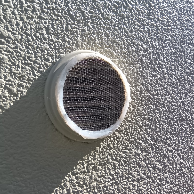 換気扇への侵入口を封鎖した様子