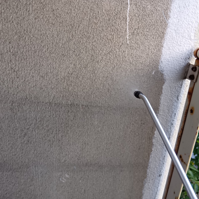 除菌・殺虫剤散布の様子