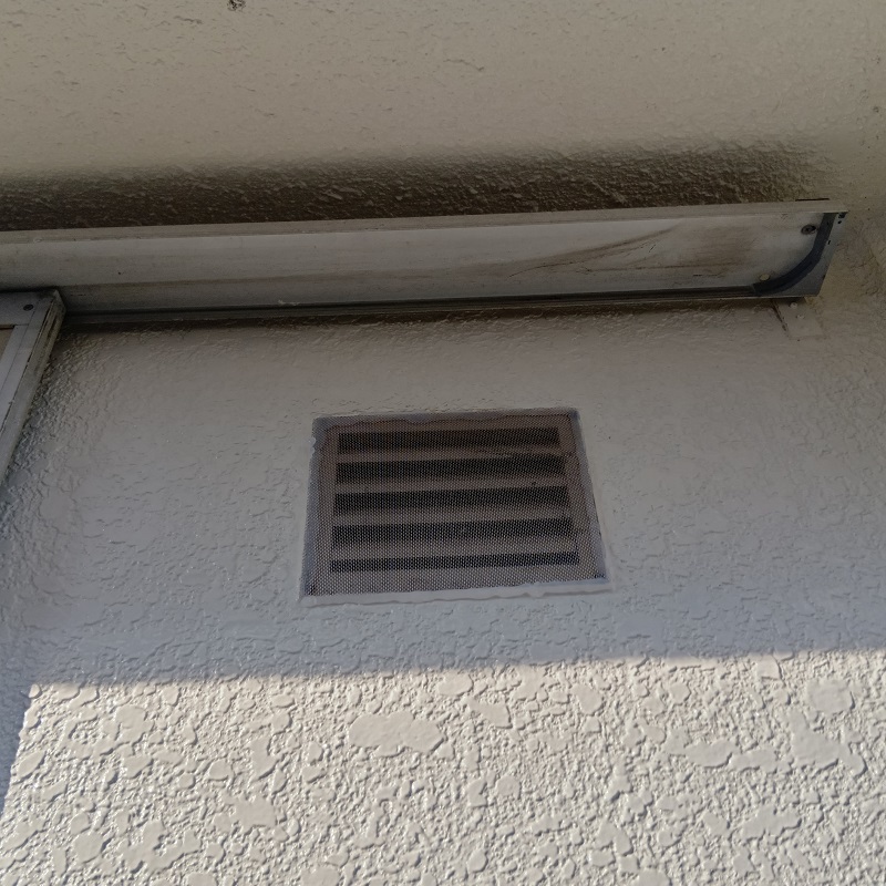 換気扇の侵入口対策をした様子