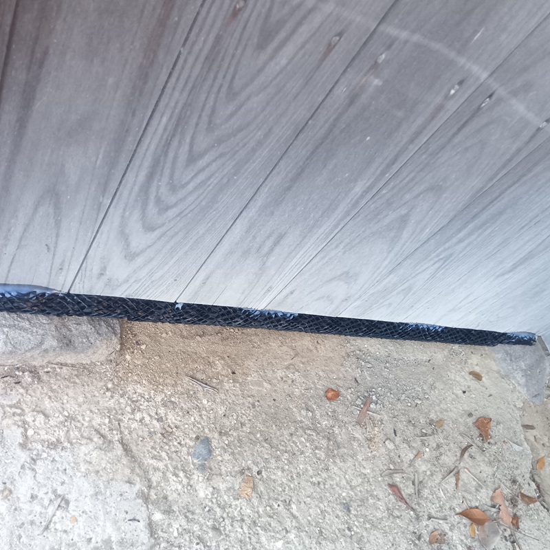 壁のすき間を封鎖