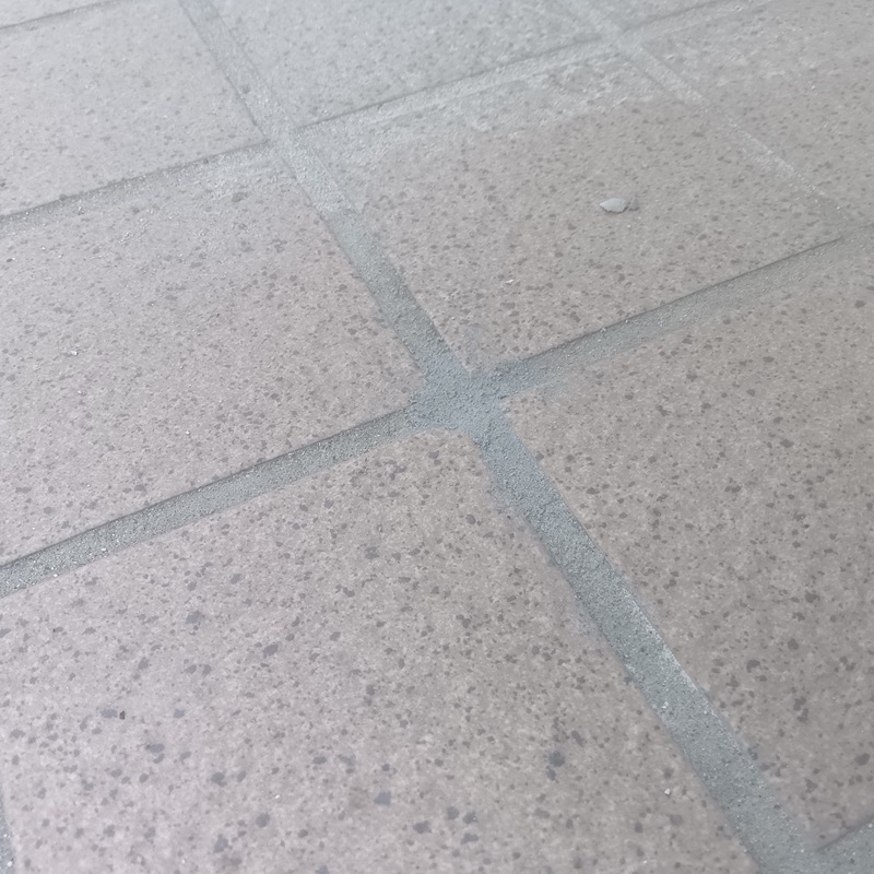 穿孔処理後の床