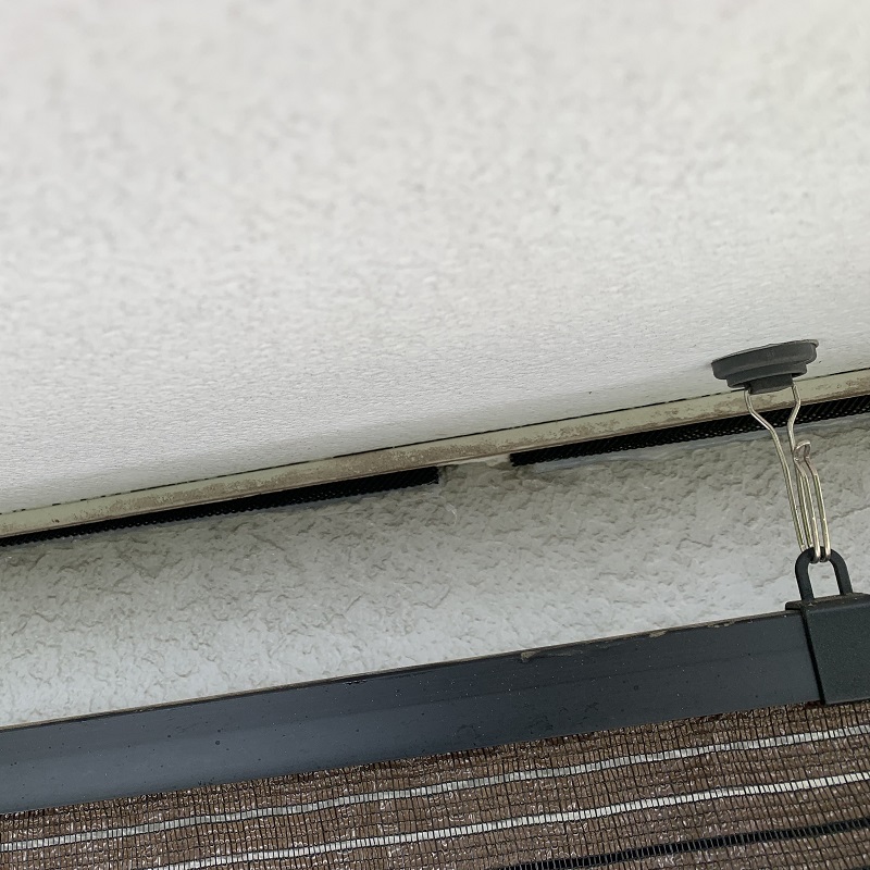 外壁のすき間に侵入防止ネットを設置