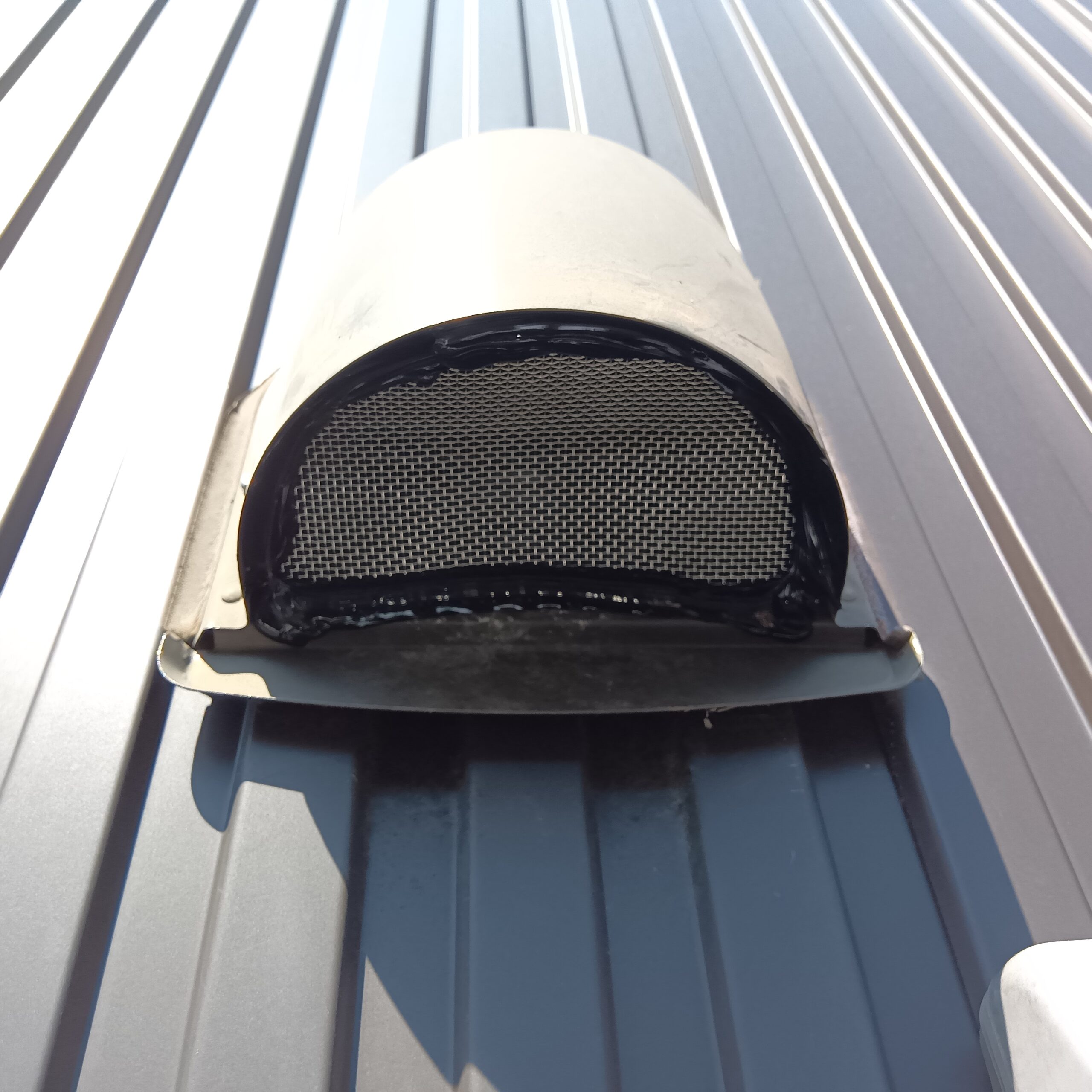 換気扇の侵入対策の様子