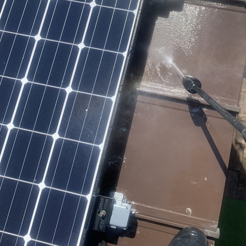 除菌・消臭剤散布の様子