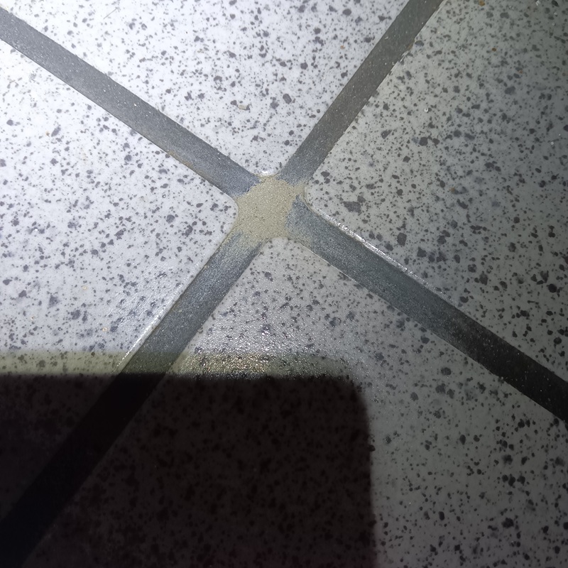 穿孔処理の穴の痕