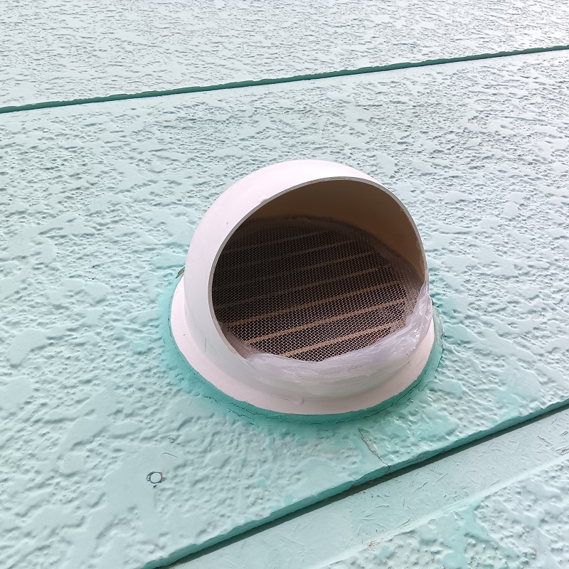 換気扇をネットとパテで封鎖