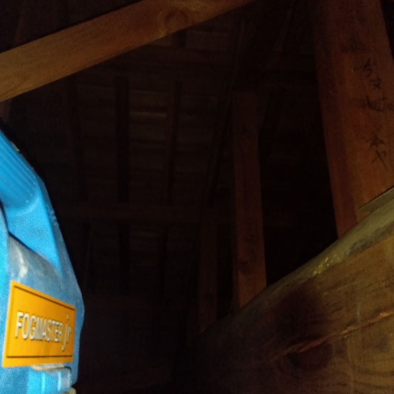 噴霧器で薬剤を散布