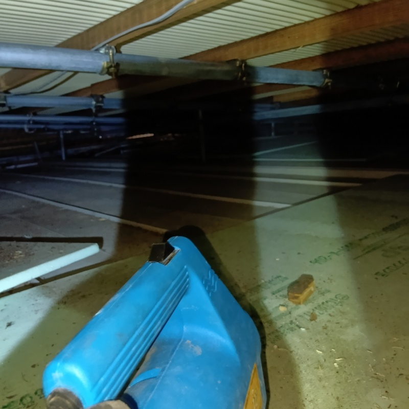 噴霧器で薬剤を散布