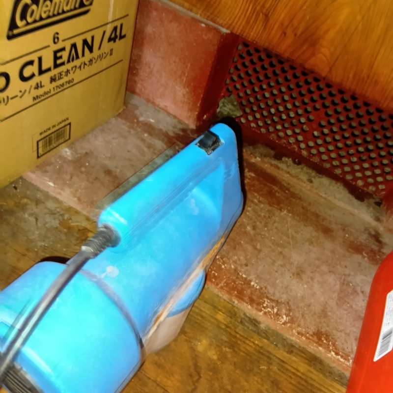 噴霧器で薬剤を散布