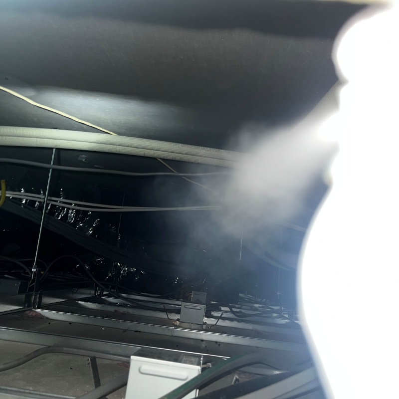 忌避スプレーを散布