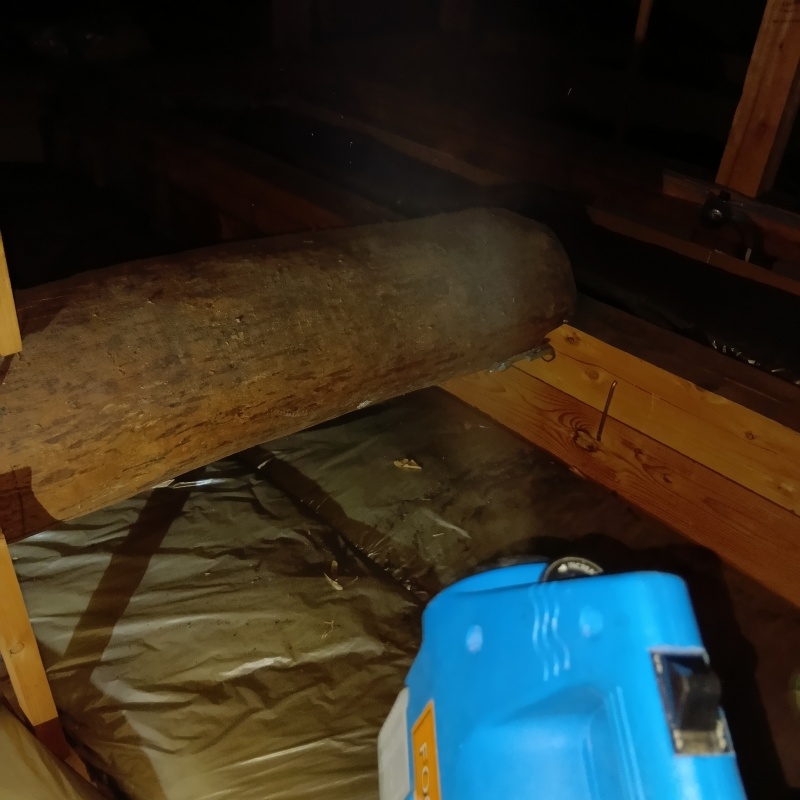 噴霧器で薬剤を散布