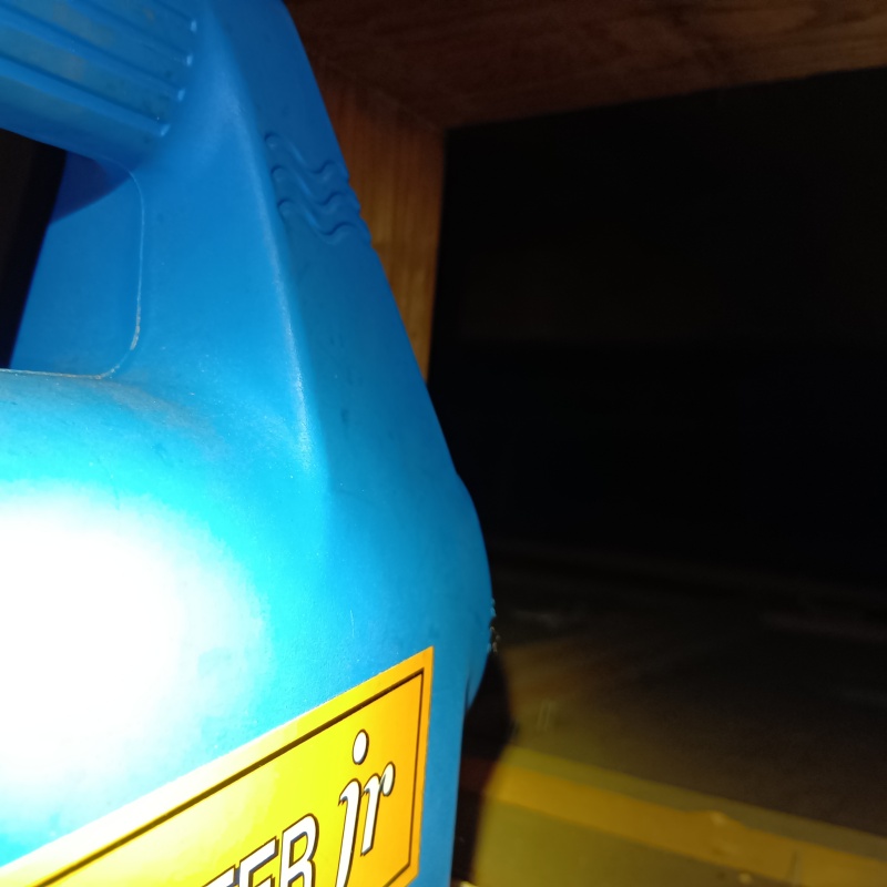 噴霧器で薬剤を散布