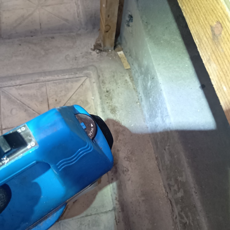 噴霧器で薬剤を散布