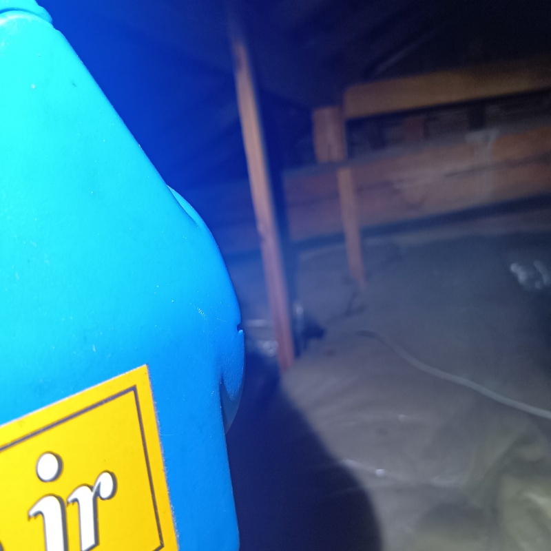 噴霧器で薬剤を散布