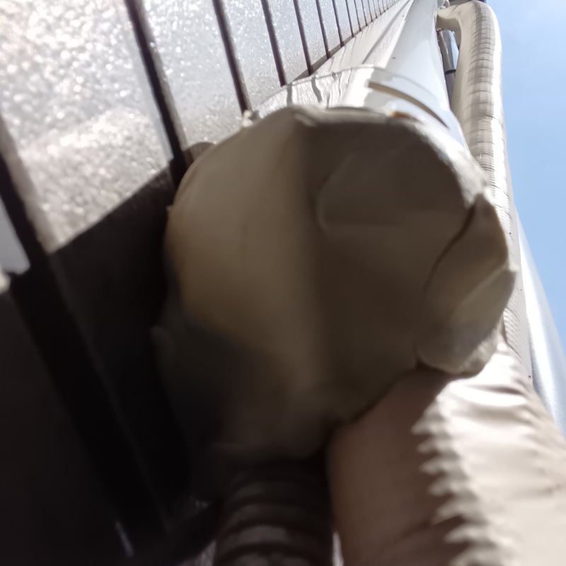 配管が通る穴のすき間を封鎖