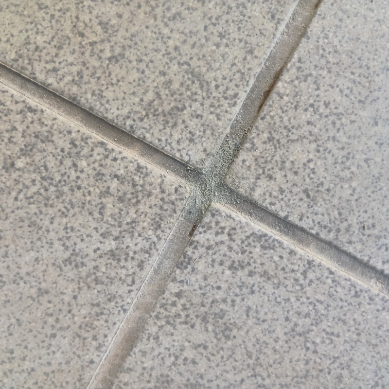 穴を開けた箇所を修復した様子