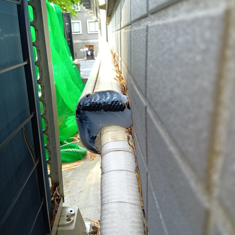 配管が通る穴のすき間を封鎖