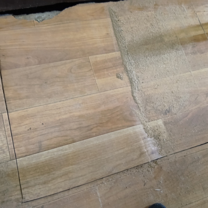 床に点検口を作成