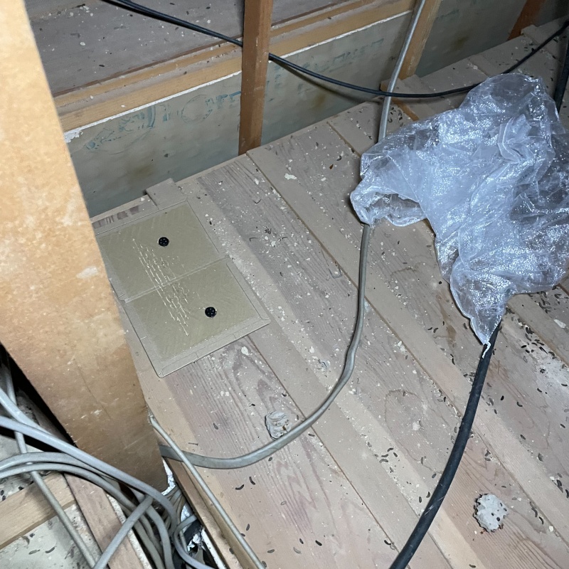 粘着シートを設置