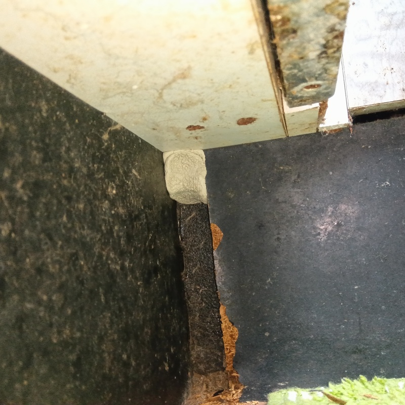 壁の接合部のすき間を封鎖