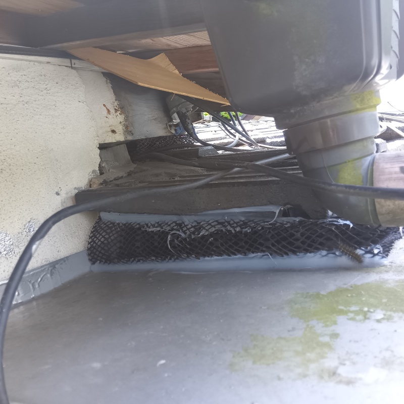 床下のすき間を封鎖