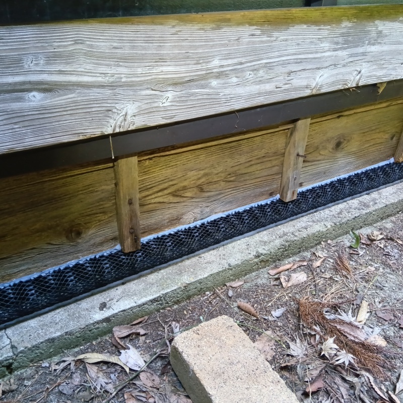 床下のすき間を封鎖