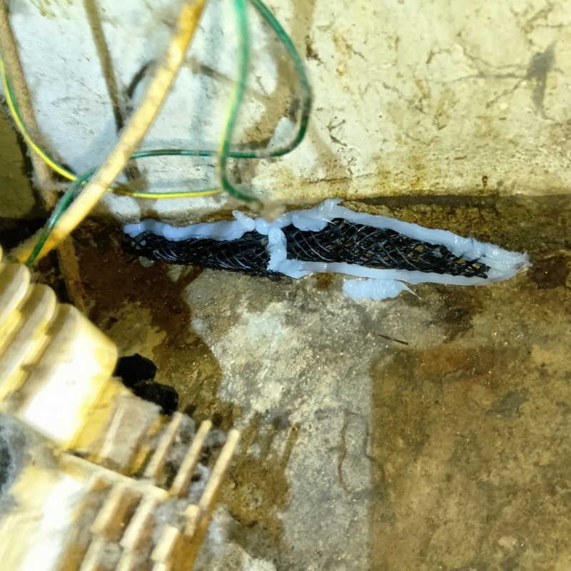 外壁のすき間を封鎖