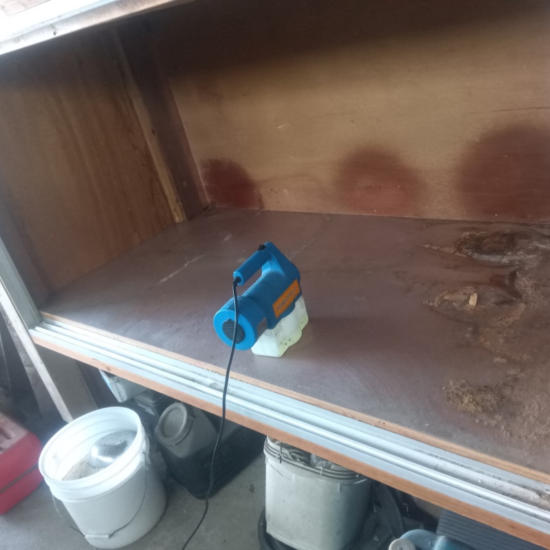 噴霧器で除菌・消臭剤を散布