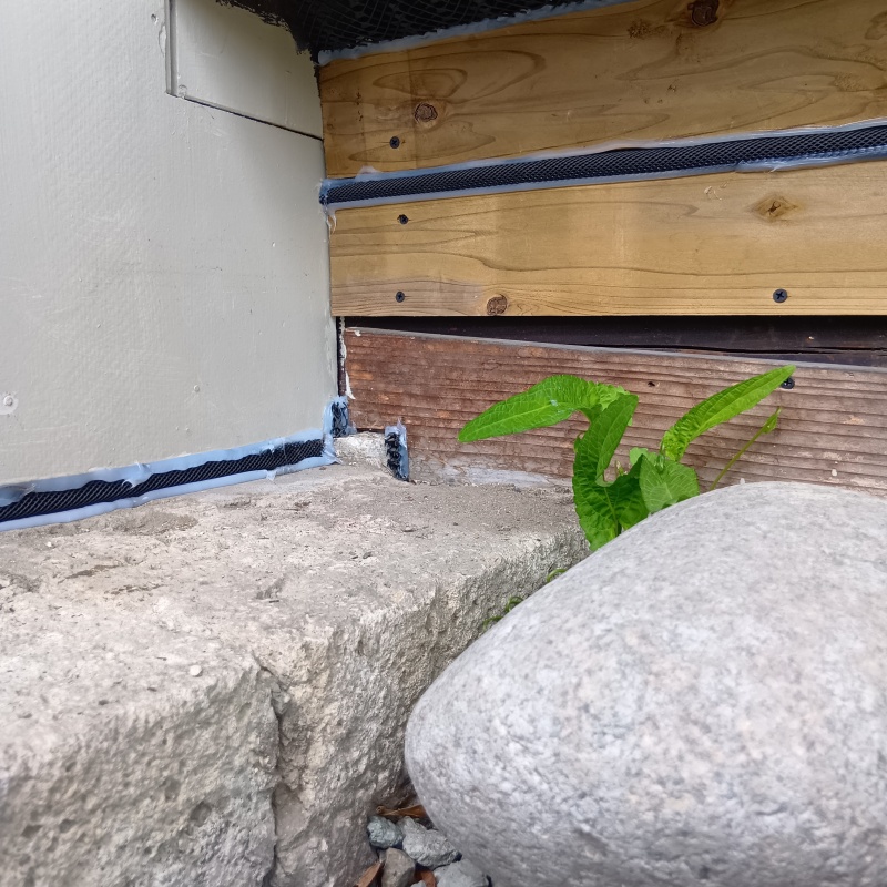 外壁や壁のすき間を封鎖