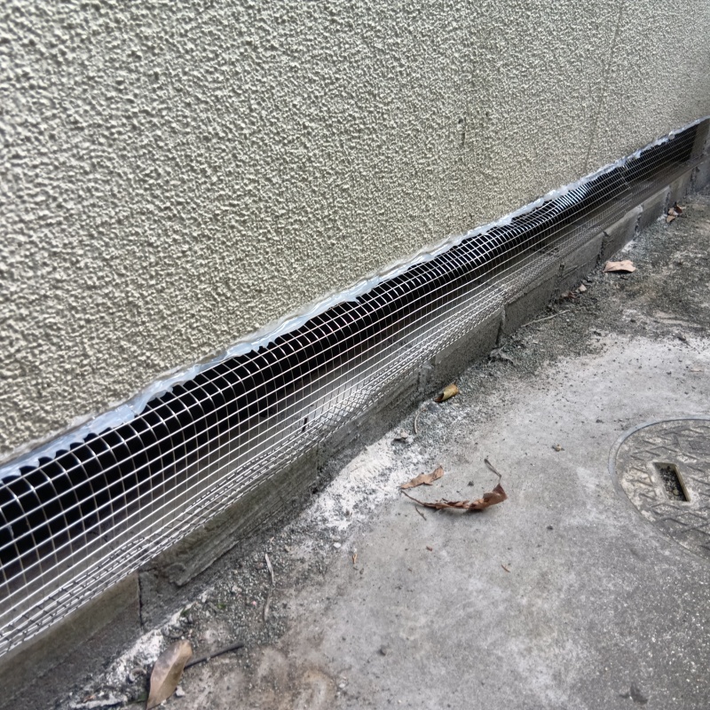 基礎部分のすき間を封鎖