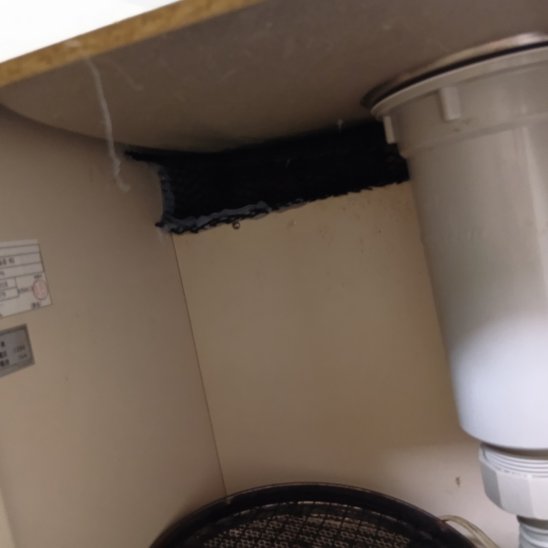 シンク下のすき間を封鎖