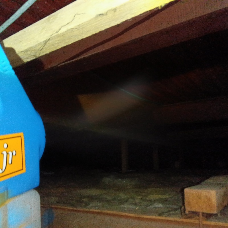 噴霧器で薬剤を散布