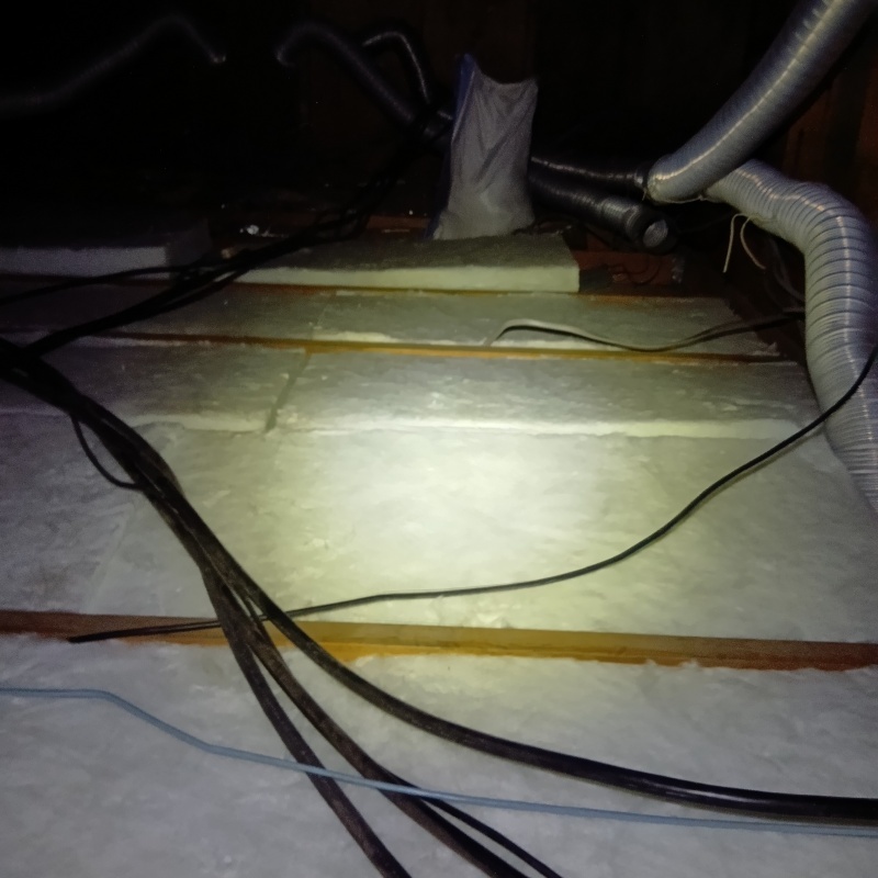 清掃が完了した屋根裏