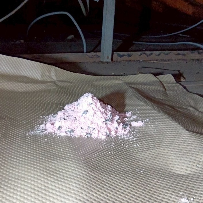 殺鼠剤を設置した様子