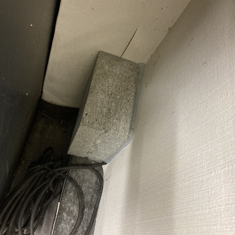 壁のすき間を封鎖