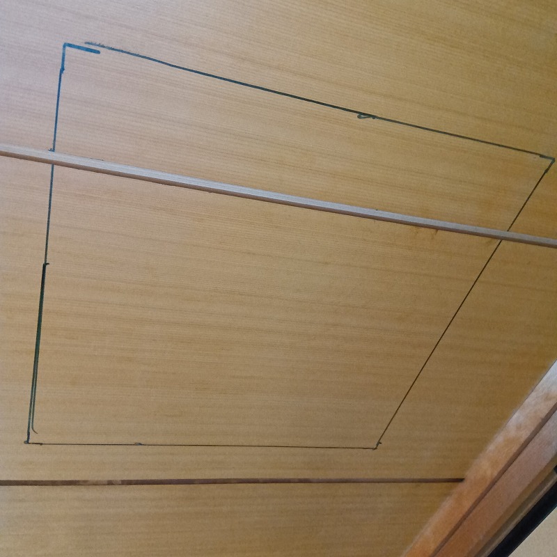 天井に新設した点検口