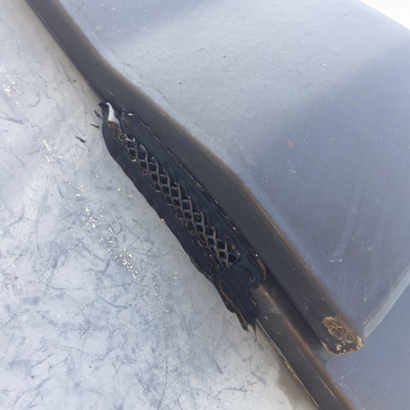 屋根のすき間を封鎖