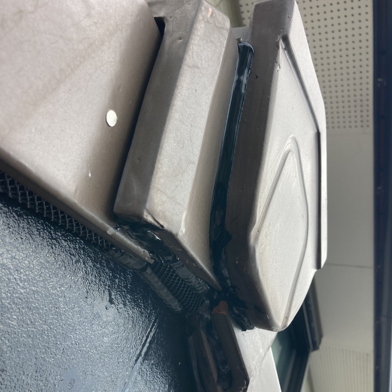 屋根のすき間を封鎖